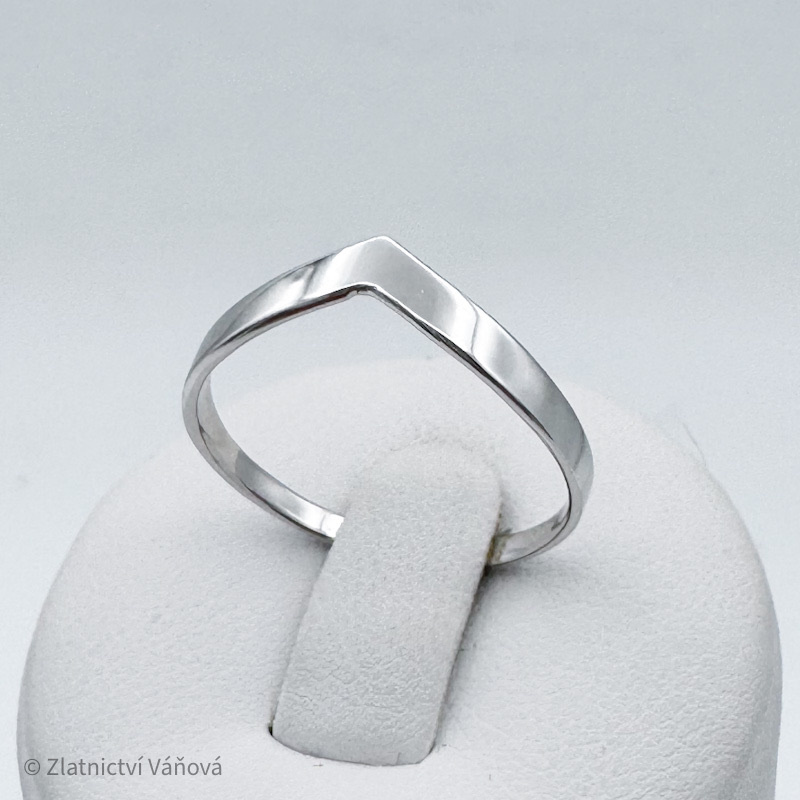 Stříbrný prsten ŠPIČKA bez zirkonů